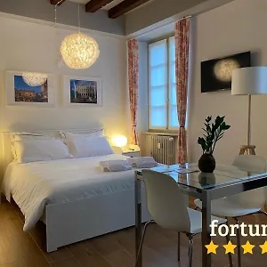 wish-rooms-charmerelax.it-lombardy.com/