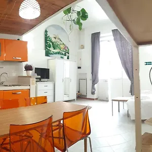  Сasa de vacaciones Termini Loft Italia